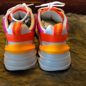 Nike women M2k Tekno white /white laser fuchsia